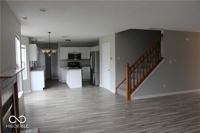 Foto del edificio - 6272 Saddletree Dr