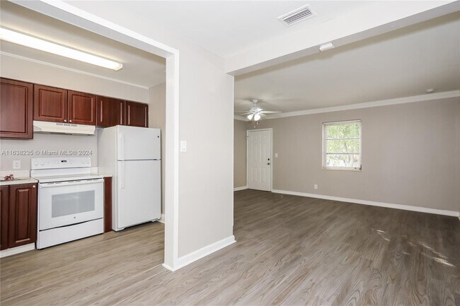 Building Photo - 1432 N Andrews Ave