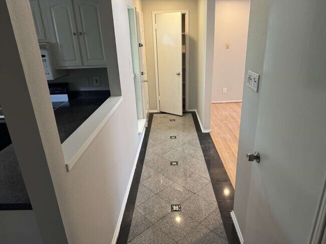 Foto del edificio - 881 Wax Myrtle Ln