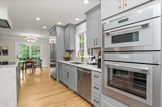 Foto del edificio - 124 Woodside Dr