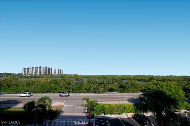 Foto del edificio - 12945 Vanderbilt Dr