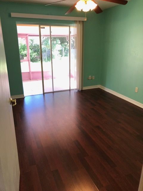Foto del edificio - 9319 Bud Wood St