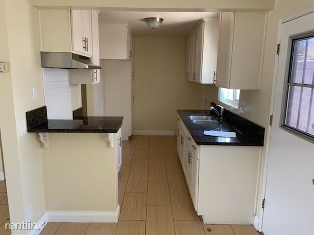 Building Photo - 3 br, 1 bath Apartment - 5900 Muller St