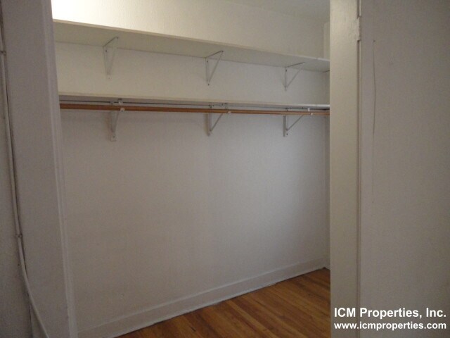 Foto del edificio - 2237 N Bissell St