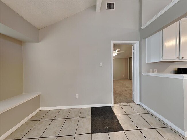Building Photo - 13555 Gaby Virbo Dr