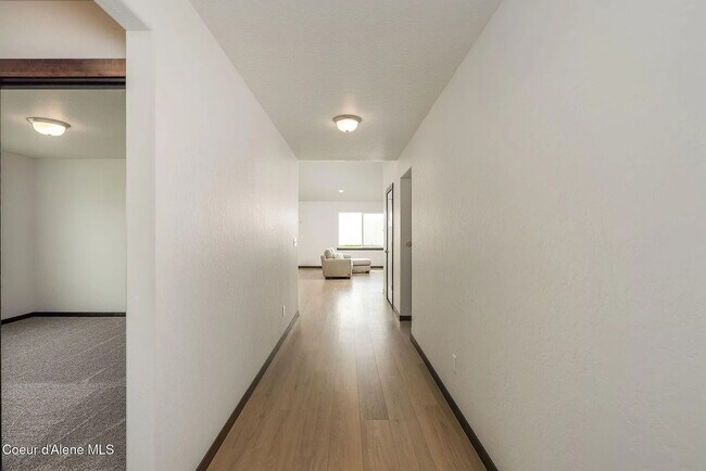 Foto del edificio - 6407 Bowmore Ln