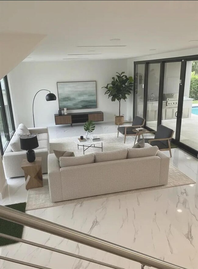 Foto del edificio - 1700 NE 18th St