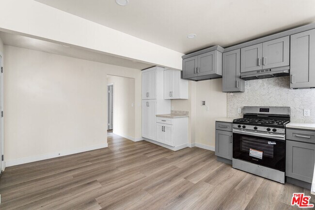 Foto del edificio - 11243 Hulme Ave