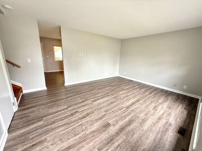 Building Photo - 575 W Market St