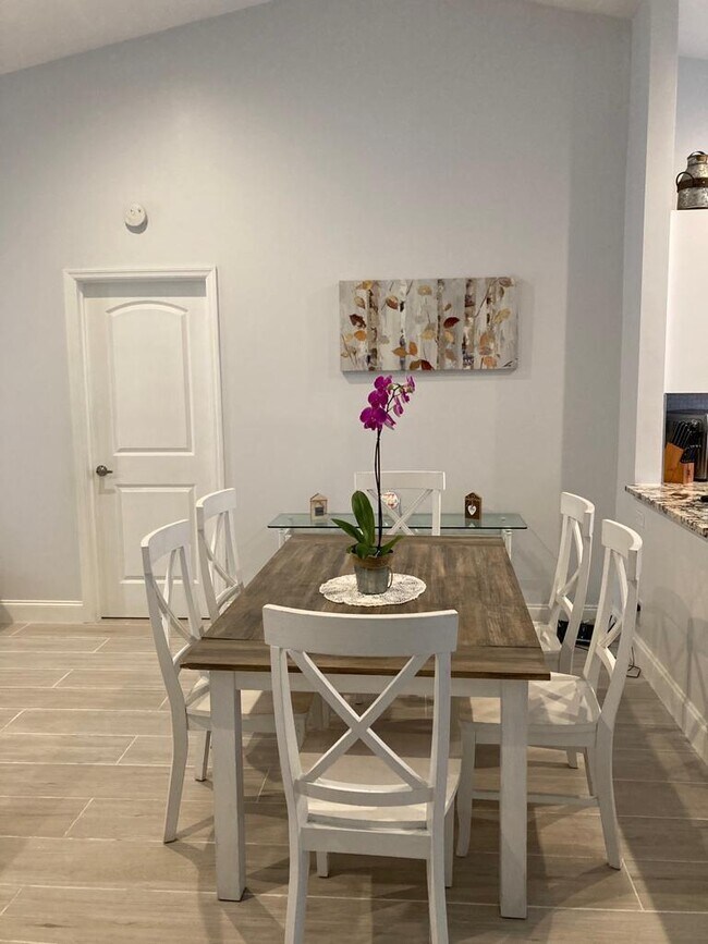 Foto del edificio - 8512 Blue Cypress Dr
