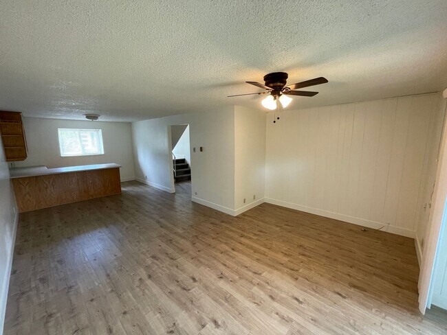 Building Photo - 577 N 200 W
