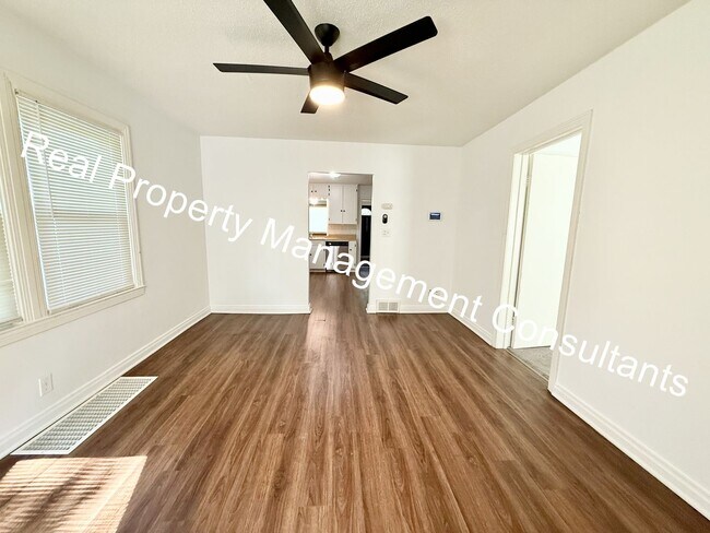 Foto del edificio - 2 Bedroom Classic Ranch