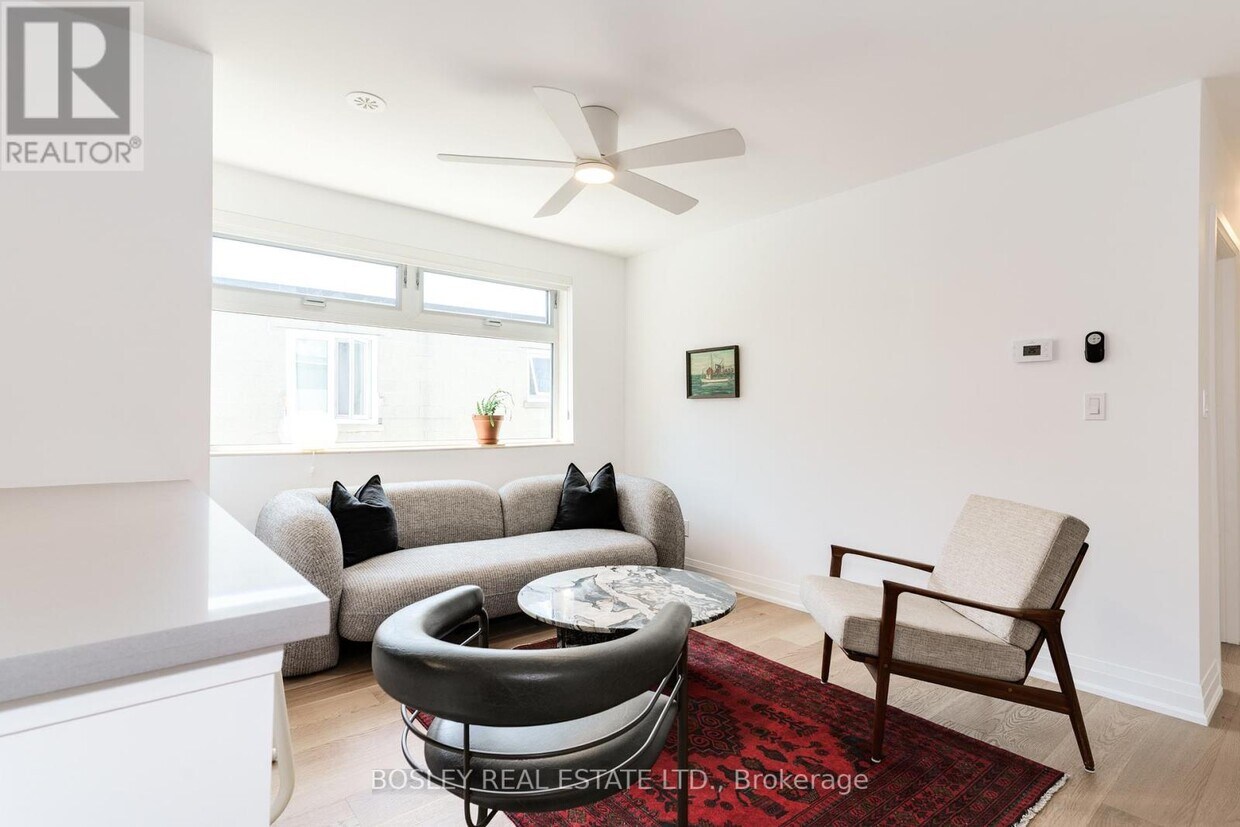 Photo principale - 423-423 Vaughan Rd