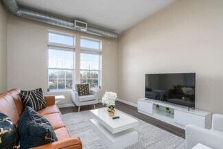 Building Photo - 632 Doctor M.L.K. Jr St