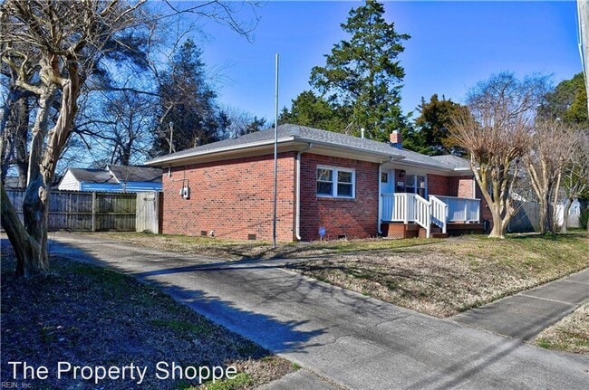 Building Photo - 3 br, 2 bath House - 8709 Executive Dr.