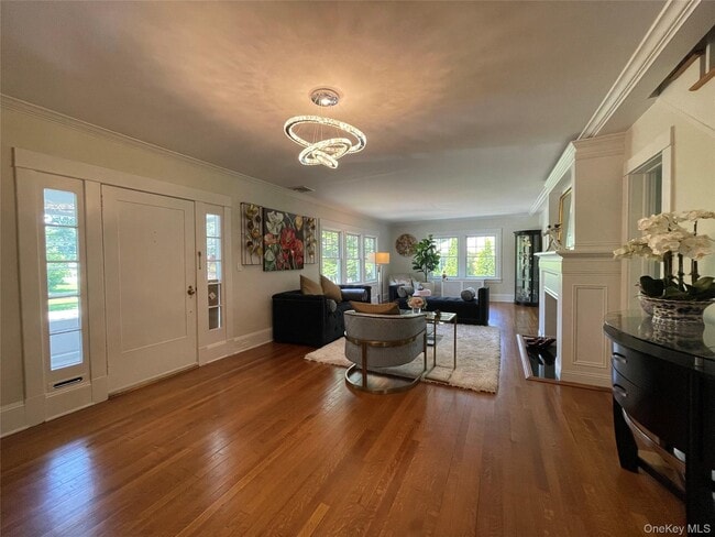 Building Photo - 38 Gedney Park Dr