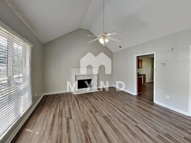 Building Photo - 185 S Barbara Ln