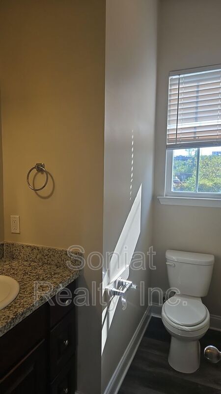 Foto del edificio - 2325 Florida Ave