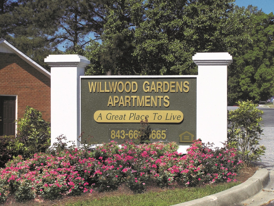 Palmetto Gardens and Willwood Gardens Apartments 2305 W Palmetto St Florence, SC