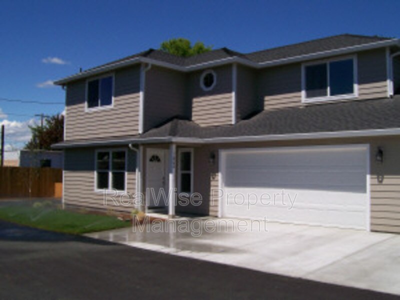 1602 Medart Ln, Grants Pass, OR 97527 Condo for Rent in Grants Pass