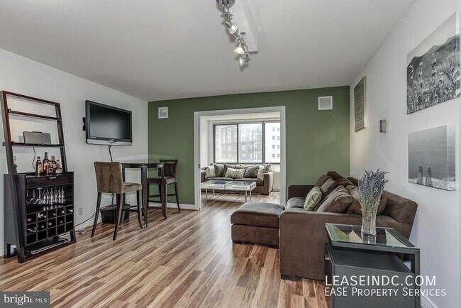 Foto del edificio - 2201 L St NW