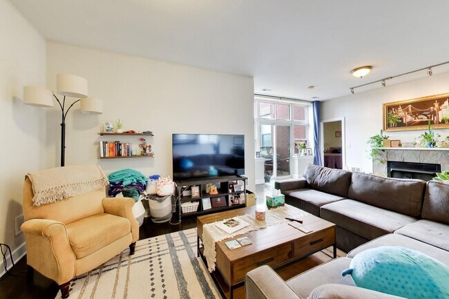 Foto del edificio - 2700 W Belmont Ave