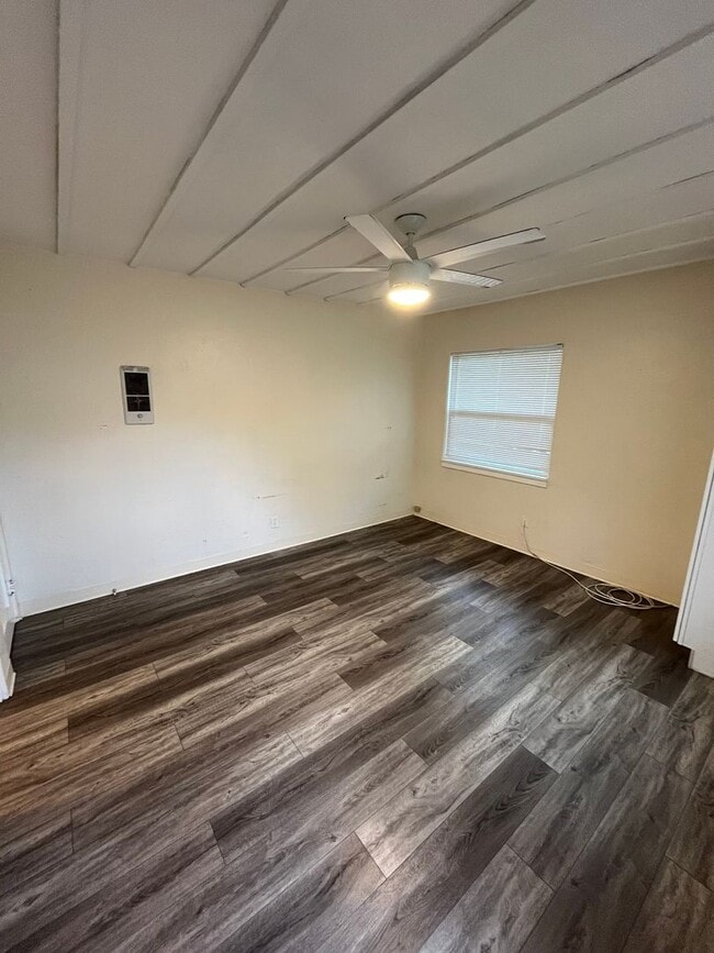 Building Photo - PERFECTLY LOCATED STUDIO IN DOWNTOWN SOUTH PARK WITH GARAGE! ONLY $1,595/mo!