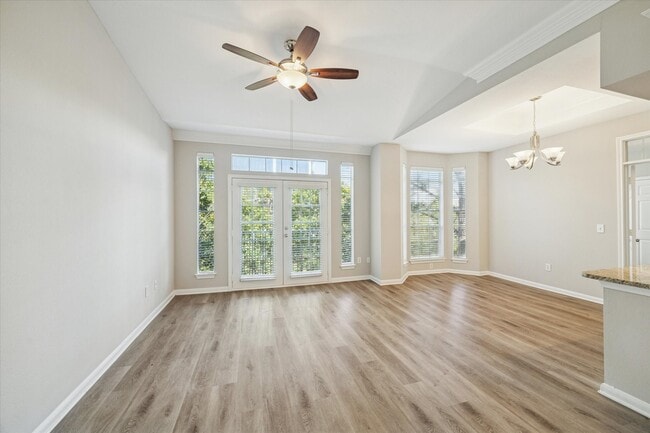 Building Photo - 5353 Memorial Dr