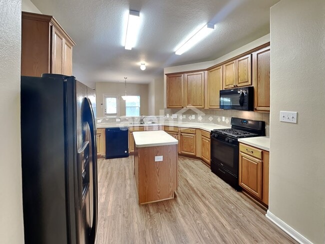 Building Photo - 23511 Hidden Maple Dr