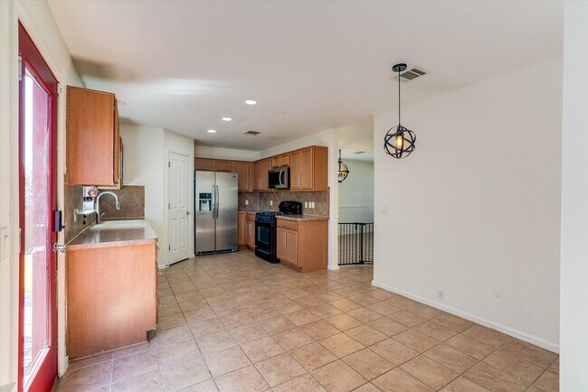Building Photo - 1205 Sweet Gum Drive,  Kyle, TX 78640