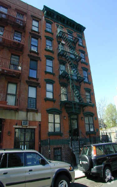 Building Photo - 237 E 2nd St