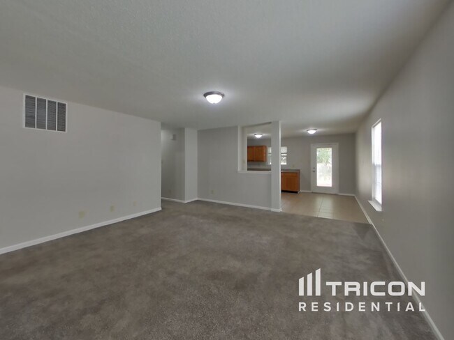 Foto del edificio - 2414 Summerwood Ln
