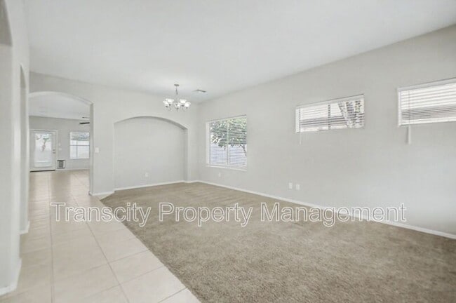 Building Photo - 4164 E Claxton Ave