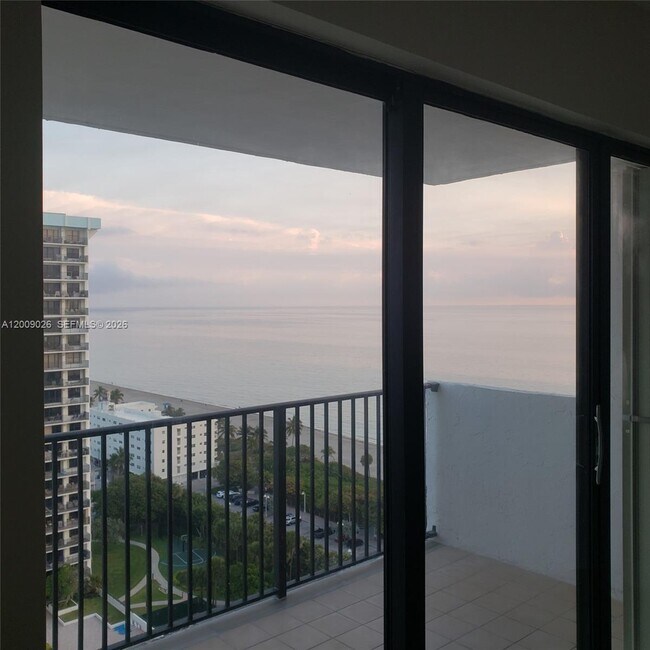 Foto del edificio - 1201 S Ocean Dr