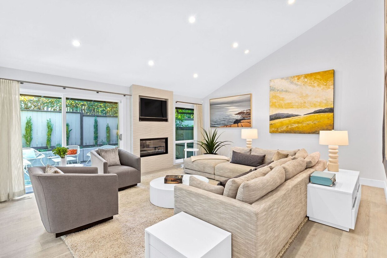 Primary Photo - Stylish Condo in Desirable Alta Heights Ne...
