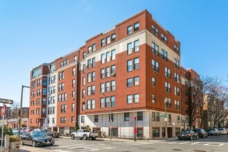 Building Photo - 108 Peterborough St