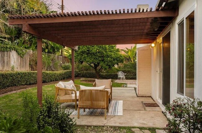 Foto del edificio - 5474 Berkeley Rd