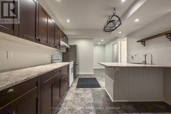 Photo du bâtiment - 4 Cutting Dr