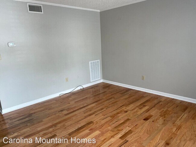 Building Photo - 2 br, 1.5 bath House - 100 Smoke Rise Circle