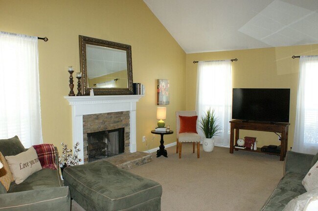Building Photo - Beautiful Home in Pelham! View with 48 Hou...