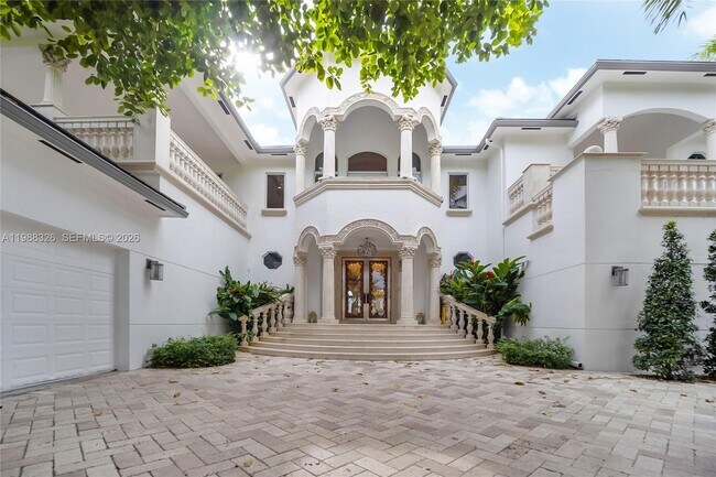 Foto del edificio - 100 Palm Ave