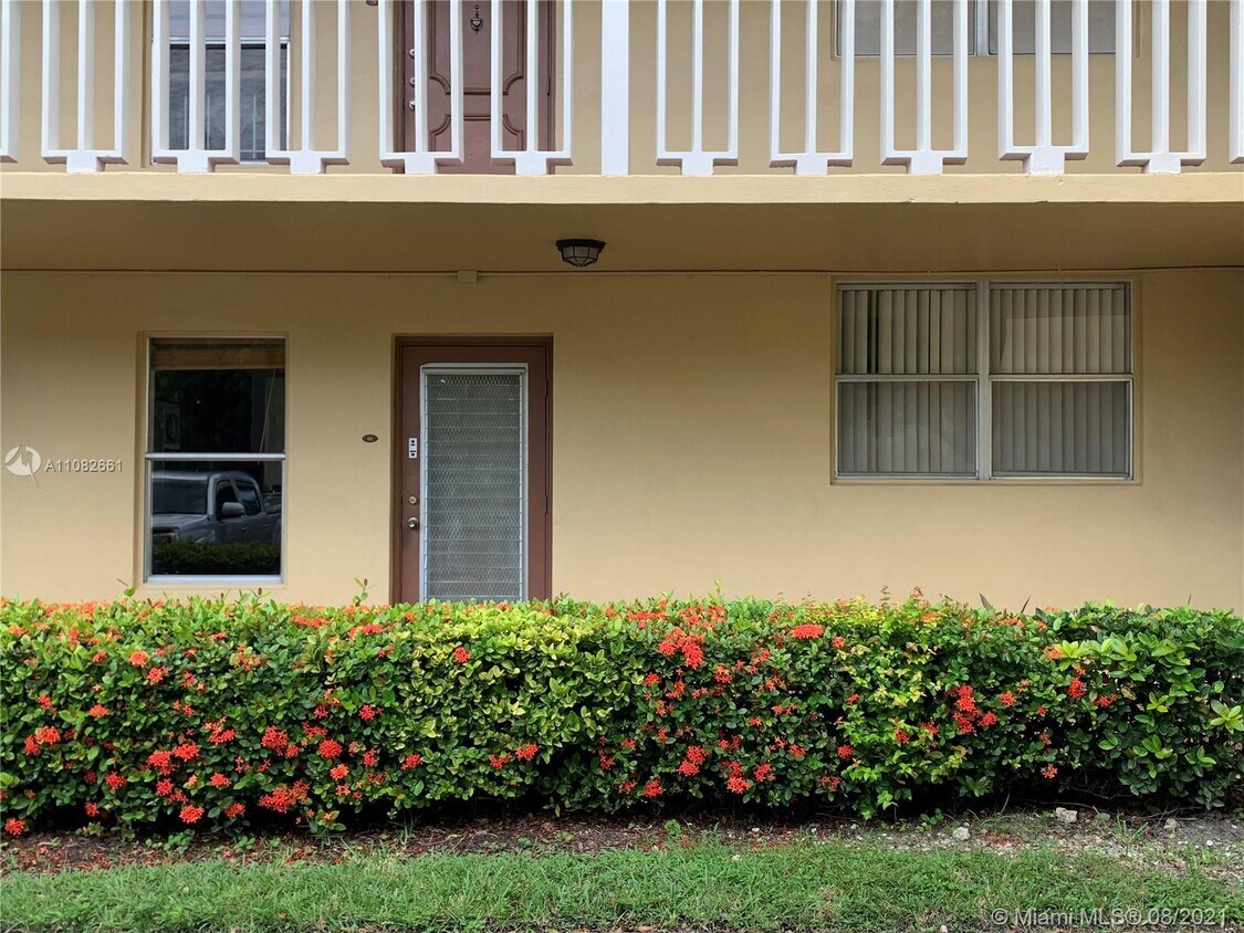 5801 NW 62nd Ave Unit 111, Tamarac, FL 33319 Room for Rent in Tamarac