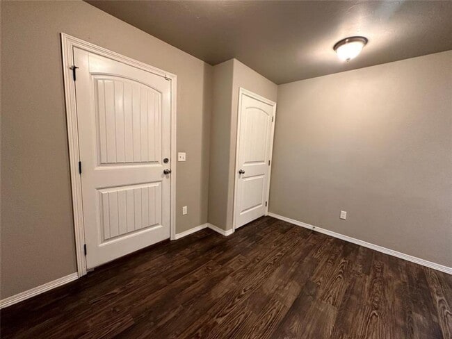 Foto del edificio - Charming 3-Bed Home w/ 2-Car Garage – Pet-Friendly