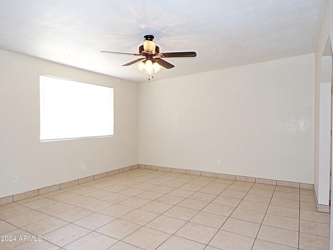 Building Photo - 129 E Cypress St