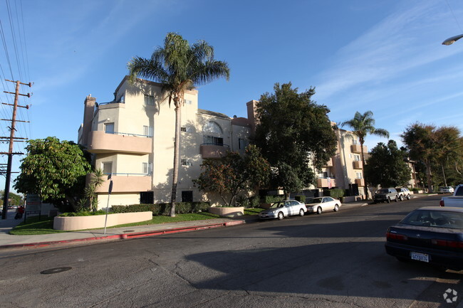 ¡Cambridge Court - CAMBRIDGE COURT APARTMENTS