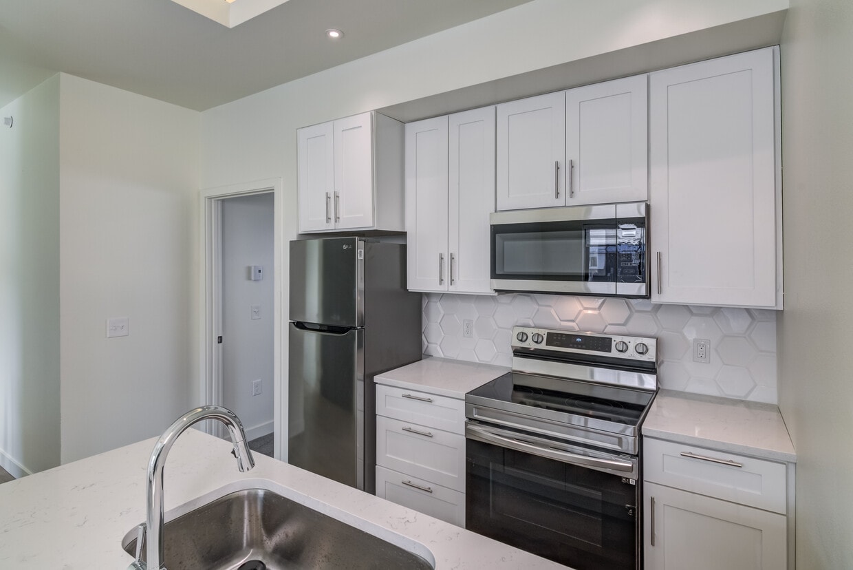 Foto principal - 3255 Fairfax St