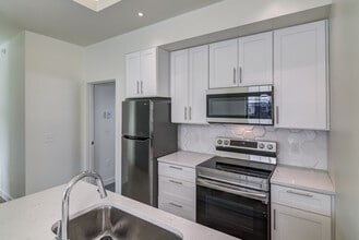 Building Photo - 3255 Fairfax St