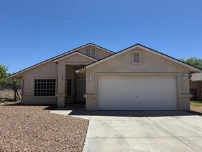 Building Photo - 2844 Lovin Ave