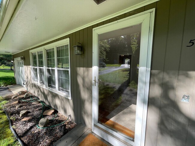 Foto del edificio - Beautiful and Quaint Home in a Great Neigh...