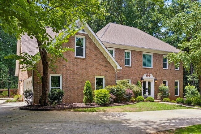 Building Photo - 210 Willow Lk Cv